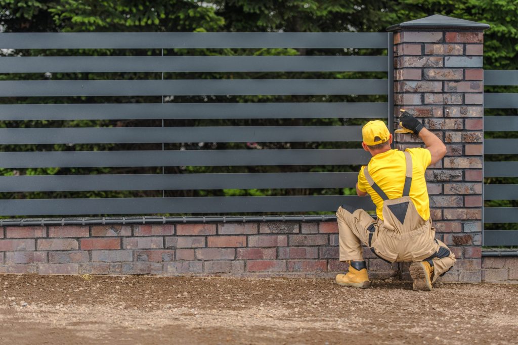 Choosing The Right Fencing Contractor In Sydney: A Comprehensive Guide